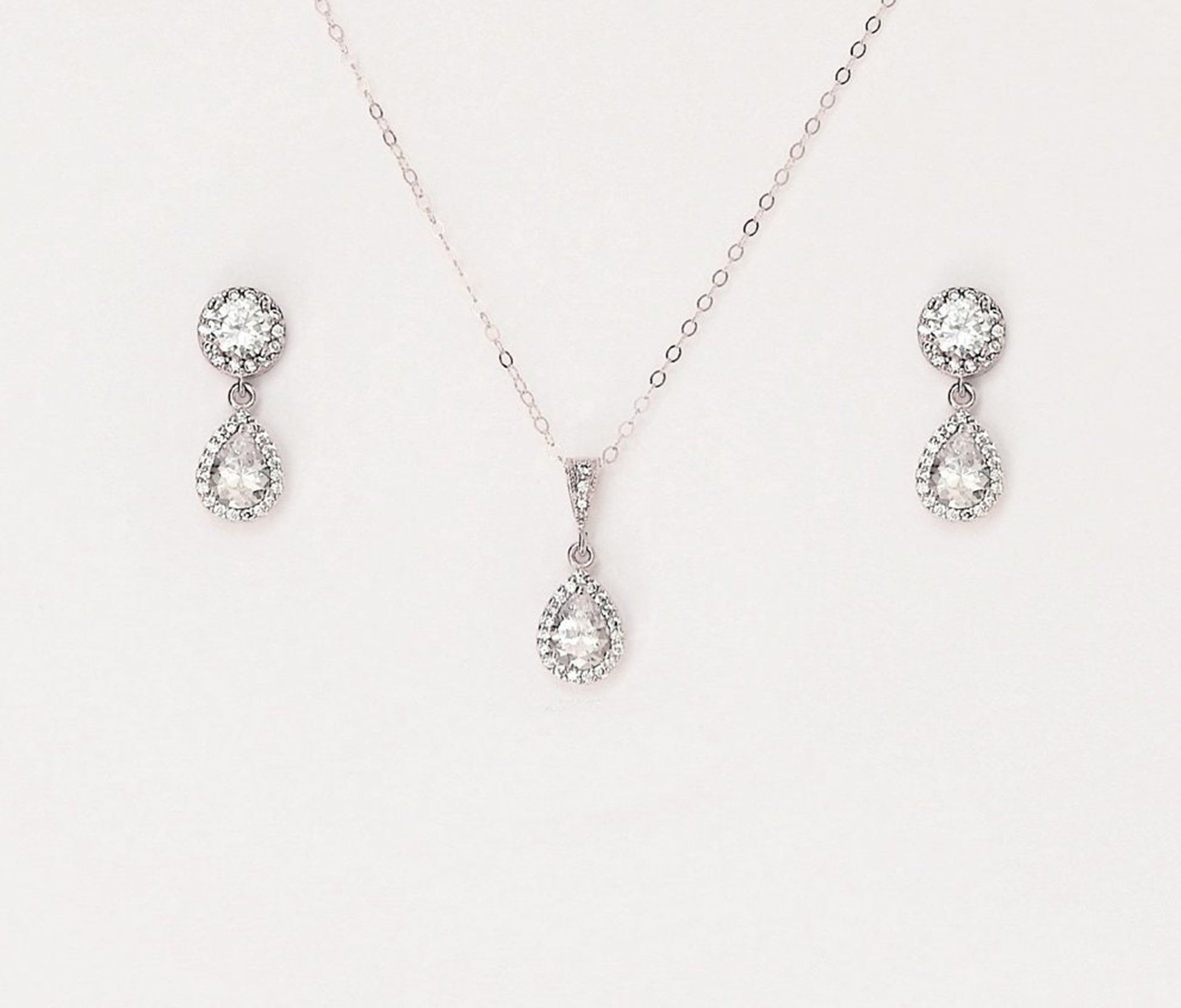 Image of A Necklace set with matching earrings-PB237018-Picxy