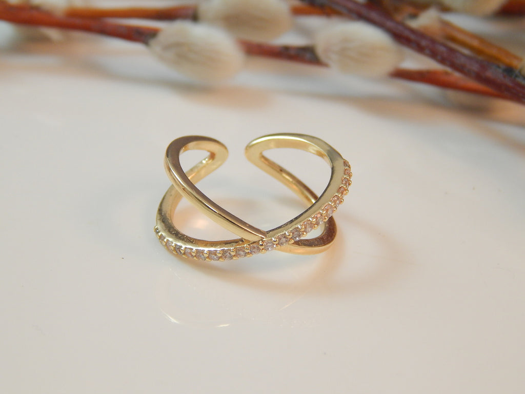 Crisscross Ring